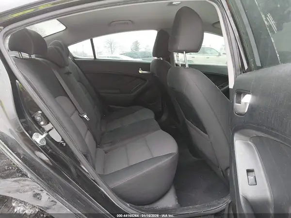 3KPFL4A79HE029858 2017 KIA FORTE - Image 8