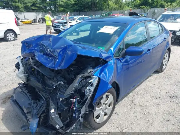 3KPFL4A79HE033604 2017 KIA FORTE - Image 2