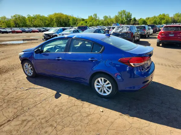 3KPFL4A79HE033618 2017 KIA FORTE - Image 2