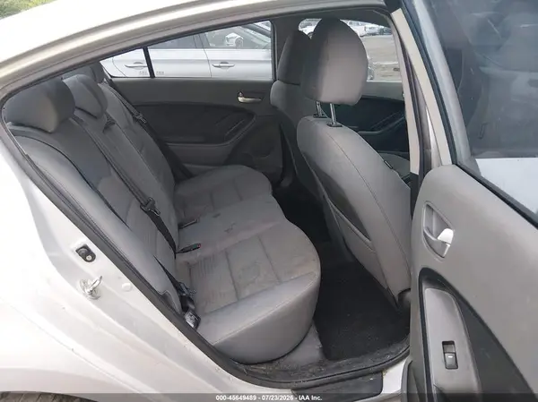 3KPFL4A79HE034882 2017 KIA FORTE - Image 8