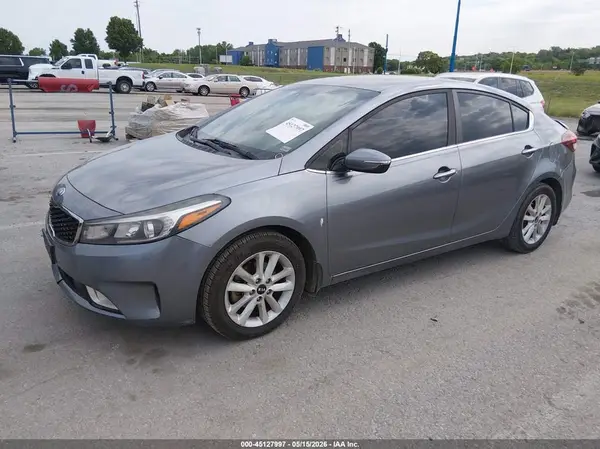 3KPFL4A79HE037877 2017 KIA FORTE - Image 2