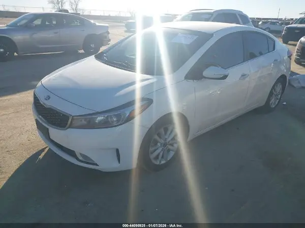 3KPFL4A79HE039256 2017 KIA FORTE - Image 2