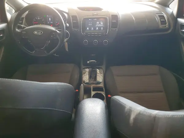 3KPFL4A79HE040469 2017 KIA FORTE - Image 8