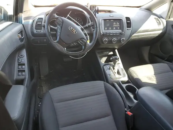3KPFL4A79HE040942 2017 KIA FORTE - Image 8