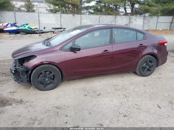 3KPFL4A79HE041394 2017 KIA FORTE - Image 2