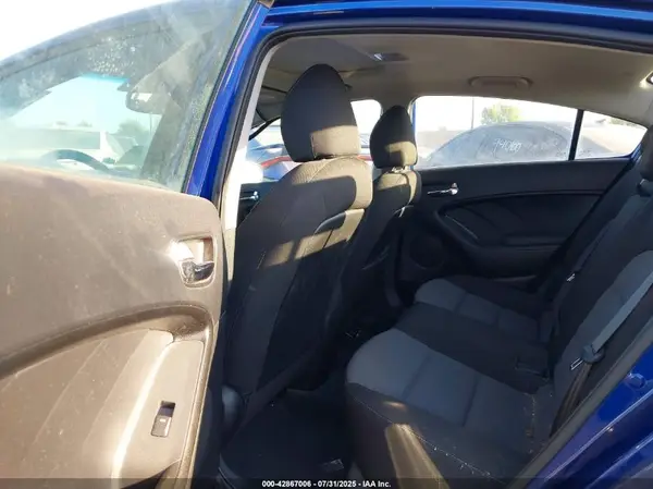 3KPFL4A79HE046529 2017 KIA FORTE - Image 8