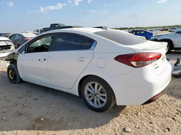 3KPFL4A79HE047437 2017 KIA FORTE - Image 2