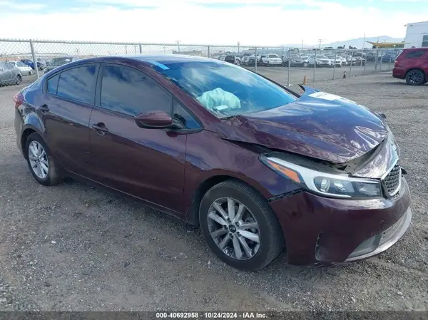 3KPFL4A79HE051715 2017 KIA FORTE - Image 1