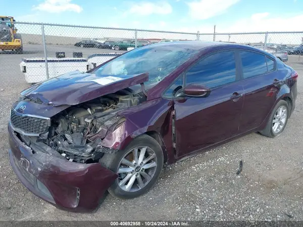 3KPFL4A79HE051715 2017 KIA FORTE - Image 2