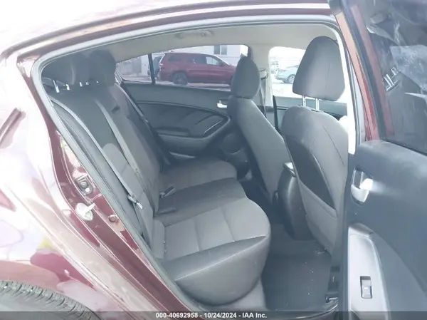 3KPFL4A79HE051715 2017 KIA FORTE - Image 8
