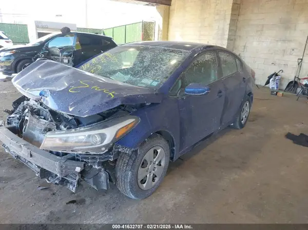 3KPFL4A79HE052430 2017 KIA FORTE - Image 2