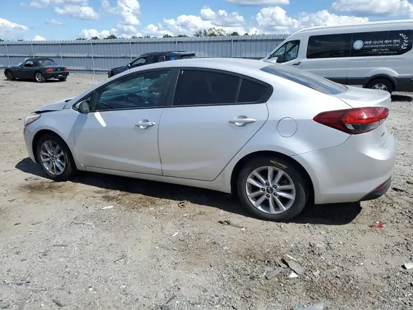 3KPFL4A79HE058308 2017 KIA FORTE - Image 2