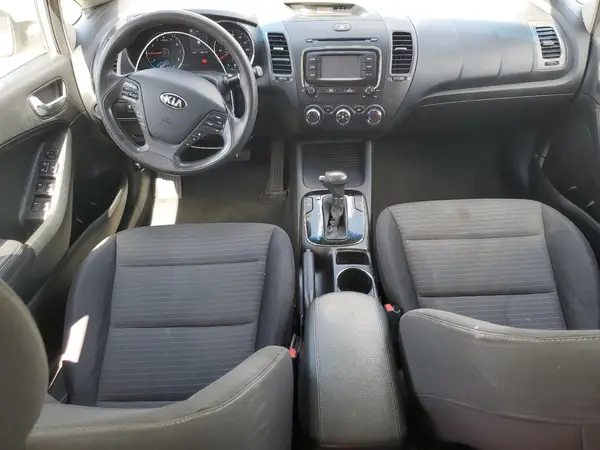 3KPFL4A79HE058308 2017 KIA FORTE - Image 8