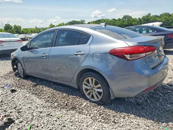 3KPFL4A79HE060639 2017 KIA FORTE - Image 2