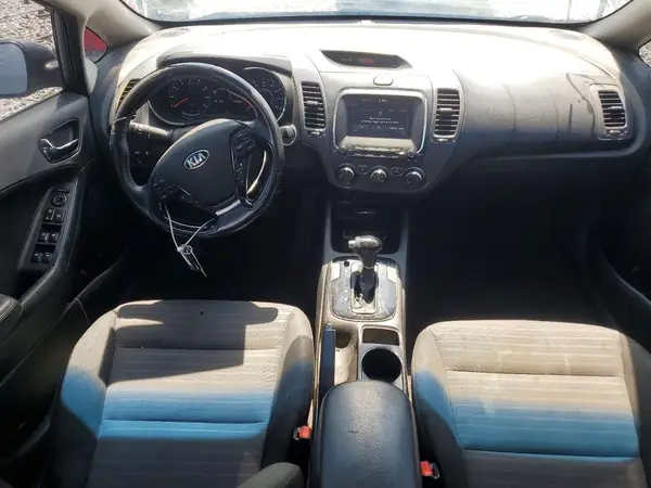 3KPFL4A79HE060639 2017 KIA FORTE - Image 8