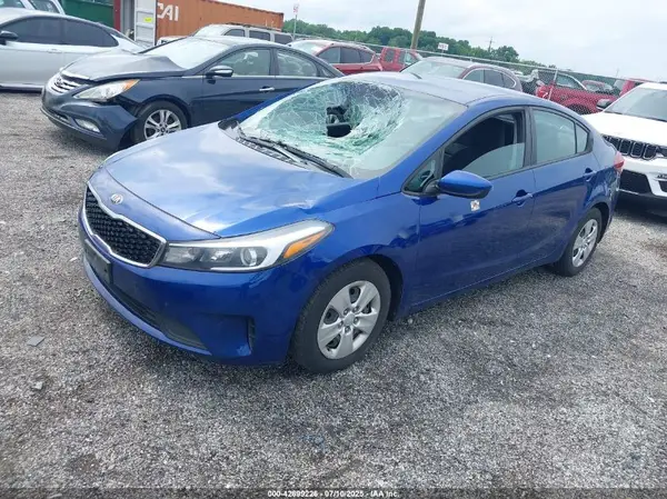 3KPFL4A79HE063346 2017 KIA FORTE - Image 2