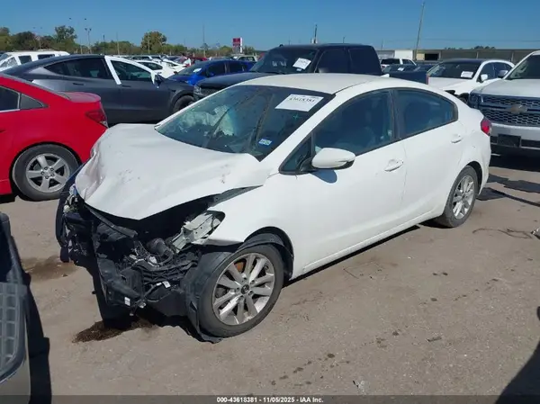 3KPFL4A79HE064349 2017 KIA FORTE - Image 2