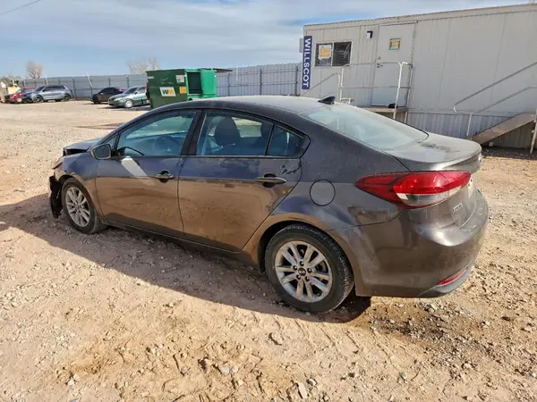 3KPFL4A79HE064979 2017 KIA FORTE - Image 2
