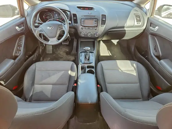 3KPFL4A79HE064979 2017 KIA FORTE - Image 8