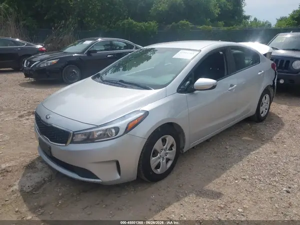 3KPFL4A79HE066814 2017 KIA FORTE - Image 2
