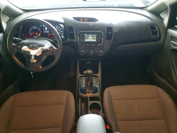 3KPFL4A79HE067512 2017 KIA FORTE - Image 8
