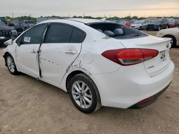 3KPFL4A79HE071589 2017 KIA FORTE - Image 2