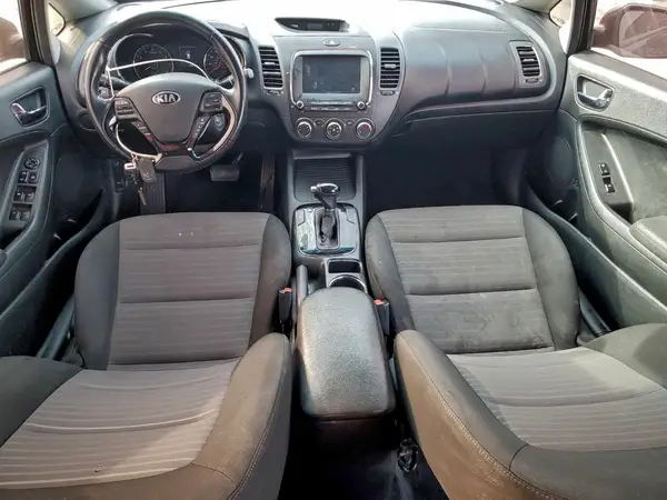 3KPFL4A79HE073889 2017 KIA FORTE - Image 8