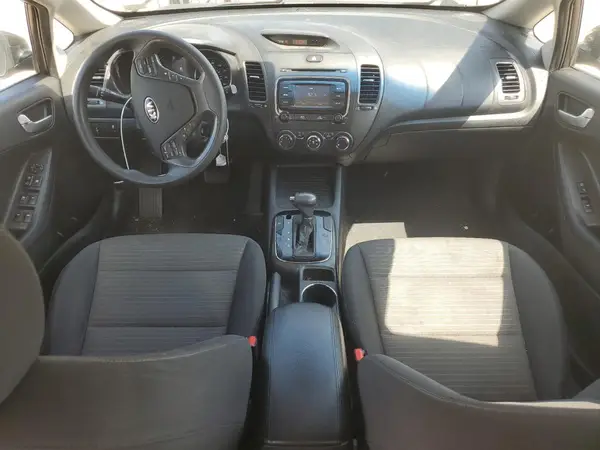 3KPFL4A79HE080938 2017 KIA FORTE - Image 8