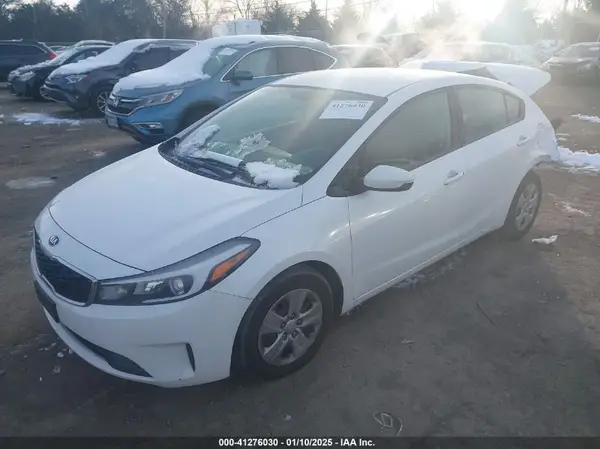 3KPFL4A79HE081555 2017 KIA FORTE - Image 2