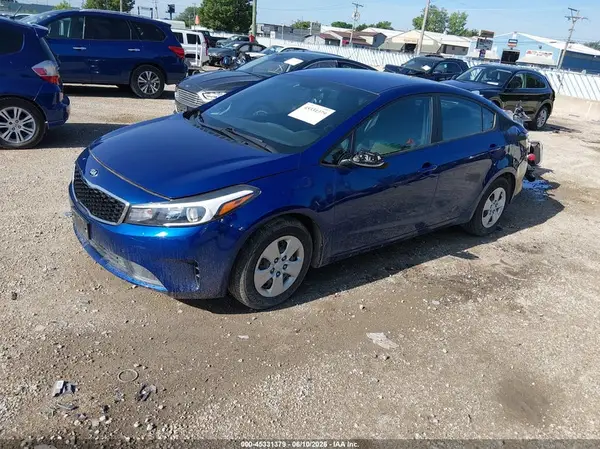 3KPFL4A79HE081605 2017 KIA FORTE - Image 2