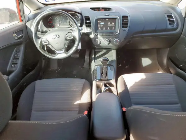 3KPFL4A79HE083662 2017 KIA FORTE - Image 8