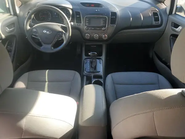 3KPFL4A79HE083791 2017 KIA FORTE - Image 8