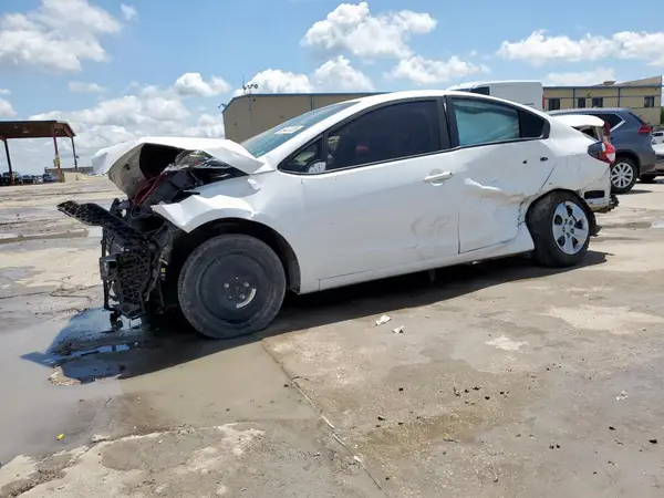 3KPFL4A79HE086058 2017 KIA FORTE - Image 1
