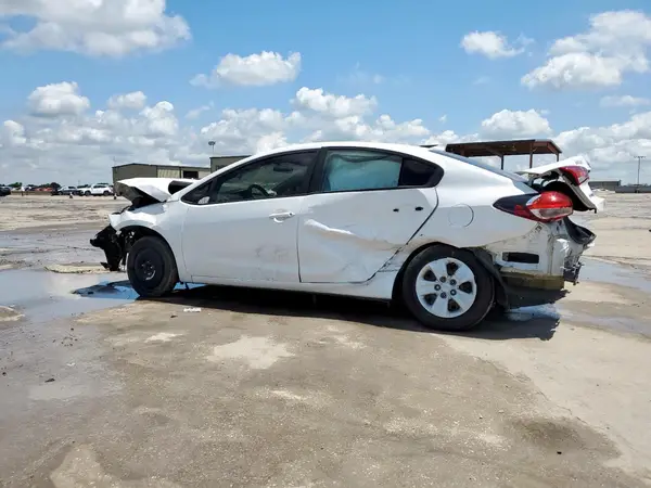 3KPFL4A79HE086058 2017 KIA FORTE - Image 2