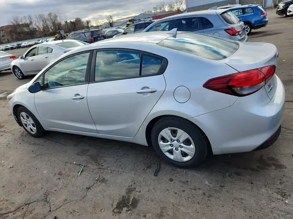 3KPFL4A79HE087128 2017 KIA FORTE - Image 2
