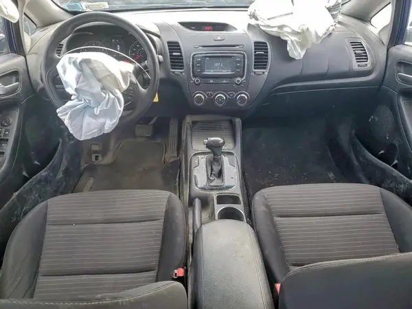 3KPFL4A79HE088604 2017 KIA FORTE - Image 8