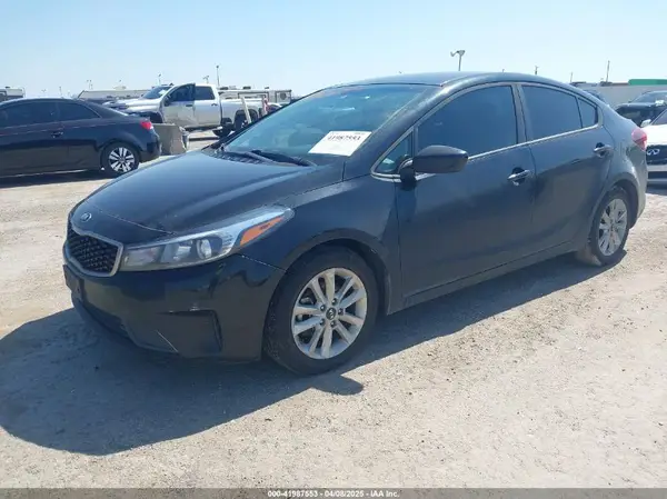 3KPFL4A79HE088876 2017 KIA FORTE - Image 2