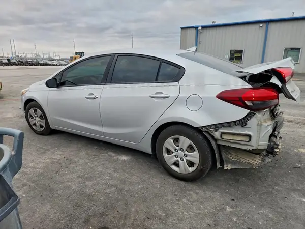 3KPFL4A79HE090448 2017 KIA FORTE - Image 2