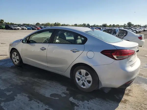 3KPFL4A79HE090921 2017 KIA FORTE - Image 2