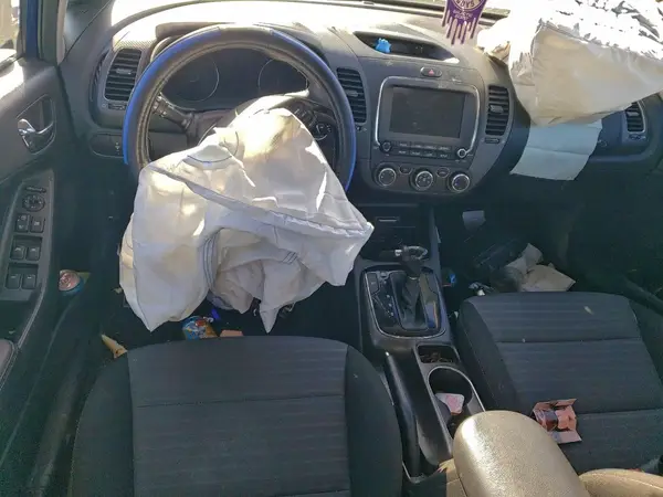 3KPFL4A79HE102582 2017 KIA FORTE - Image 8