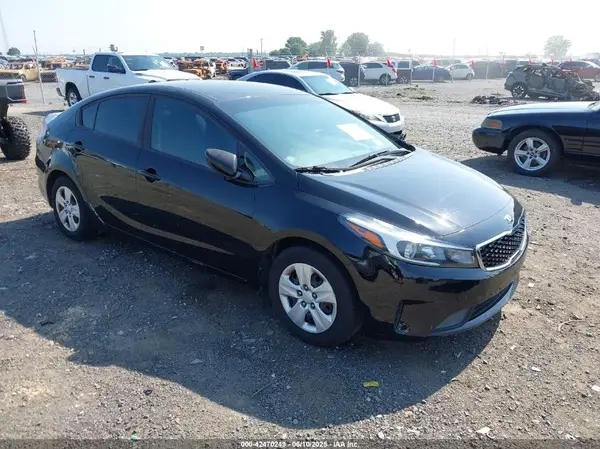 3KPFL4A79HE104199 2017 KIA FORTE - Image 1