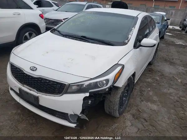 3KPFL4A79HE105627 2017 KIA FORTE - Image 2