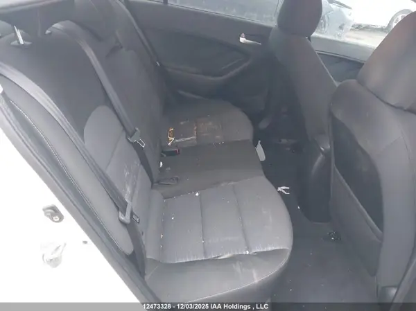3KPFL4A79HE105627 2017 KIA FORTE - Image 8