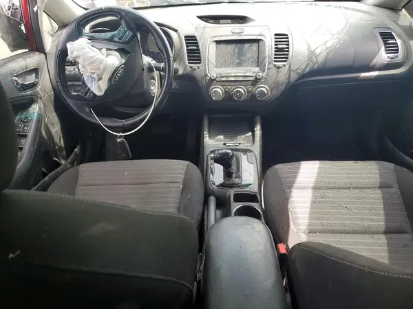 3KPFL4A79HE107278 2017 KIA FORTE - Image 8