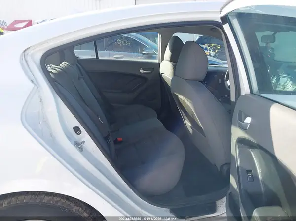 3KPFL4A79HE108382 2017 KIA FORTE - Image 8