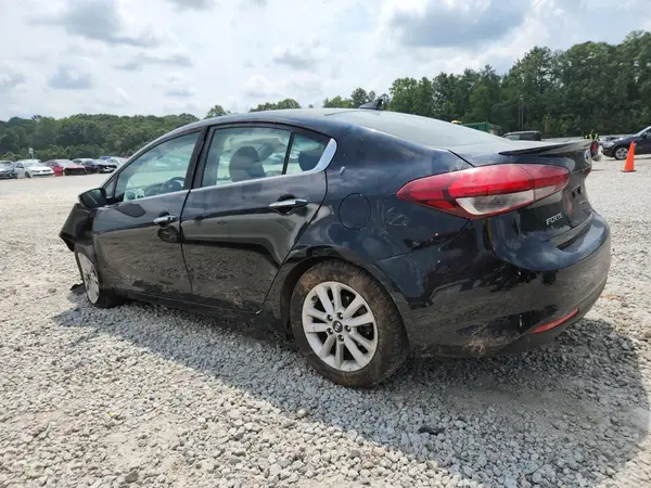 3KPFL4A79HE111198 2017 KIA FORTE - Image 2