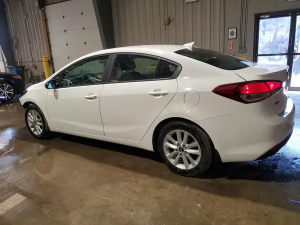 3KPFL4A79HE111881 2017 KIA FORTE - Image 2