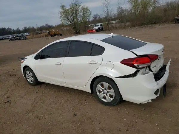 3KPFL4A79HE113632 2017 KIA FORTE - Image 2