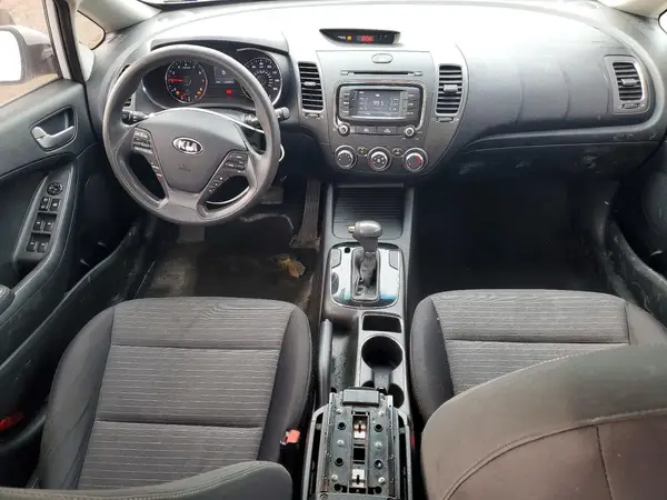 3KPFL4A79HE113632 2017 KIA FORTE - Image 8