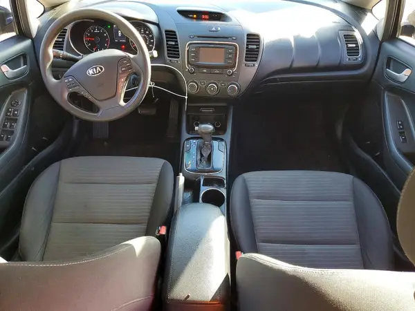 3KPFL4A79HE114697 2017 KIA FORTE - Image 8